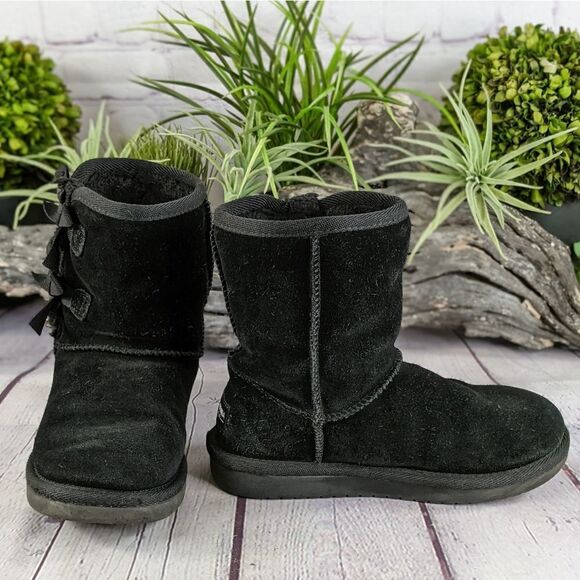 Koolaburra by UGG® Kids Victoria Short Boots - Picture 4 of 10